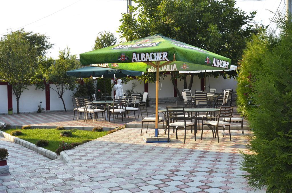Motel - Restaurant Leon Bacău Exterior foto